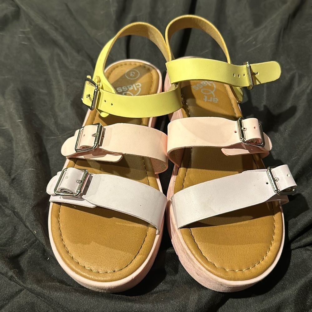 Art class platform sandal size 3